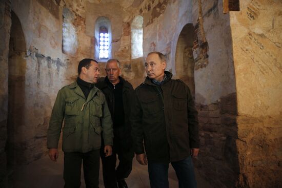 President Putin, Prime Minsiter Medvedev visit Lipno island in Novgorod Region
