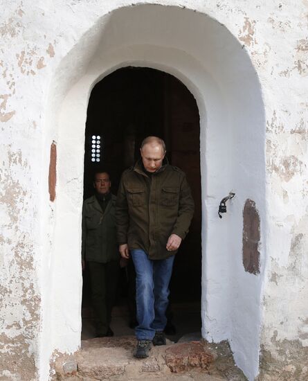 President Putin, Prime Minsiter Medvedev visit Lipno island in Novgorod Region