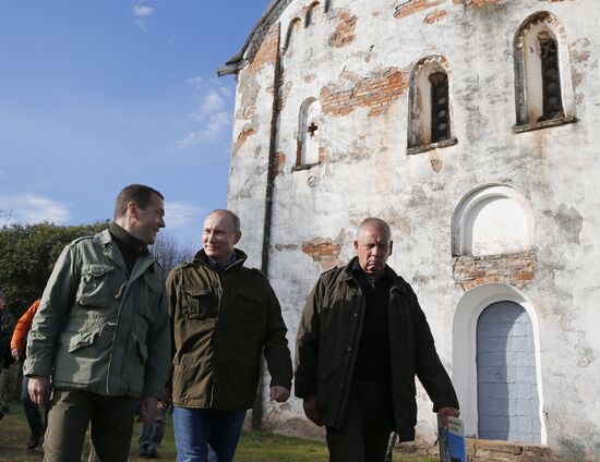 President Putin, Prime Minsiter Medvedev visit Lipno island in Novgorod Region