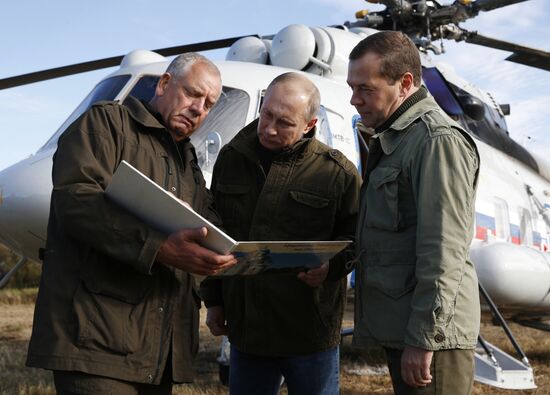 President Putin, Prime Minsiter Medvedev visit Lipno island in Novgorod Region