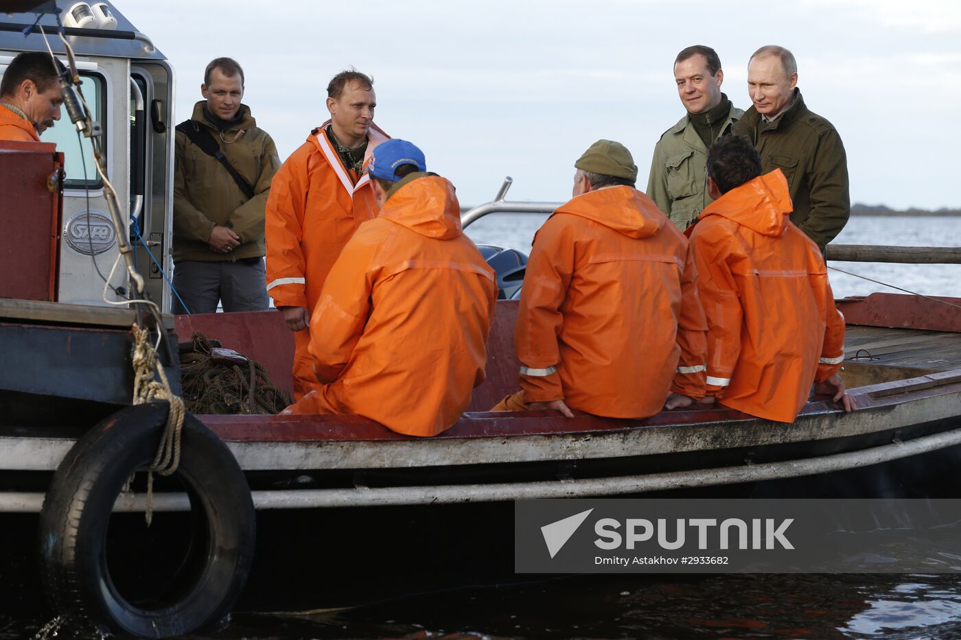 President Putin, Prime Minsiter Medvedev visit Lipno island in Novgorod Region