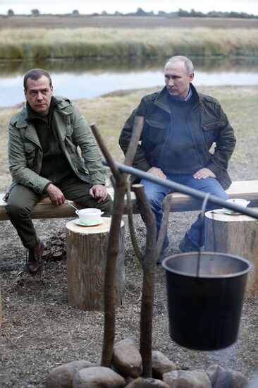 President Putin, Prime Minsiter Medvedev visit Lipno island in Novgorod Region