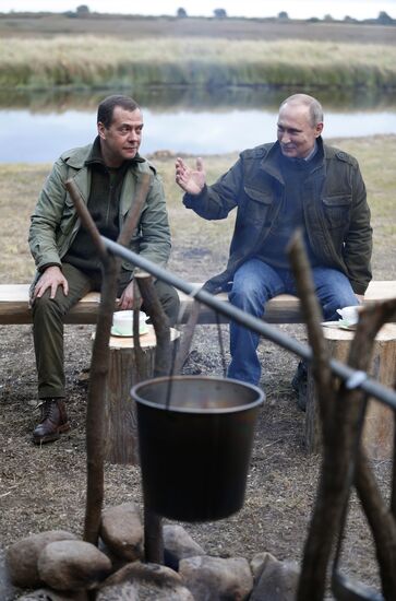 President Putin, Prime Minsiter Medvedev visit Lipno island in Novgorod Region