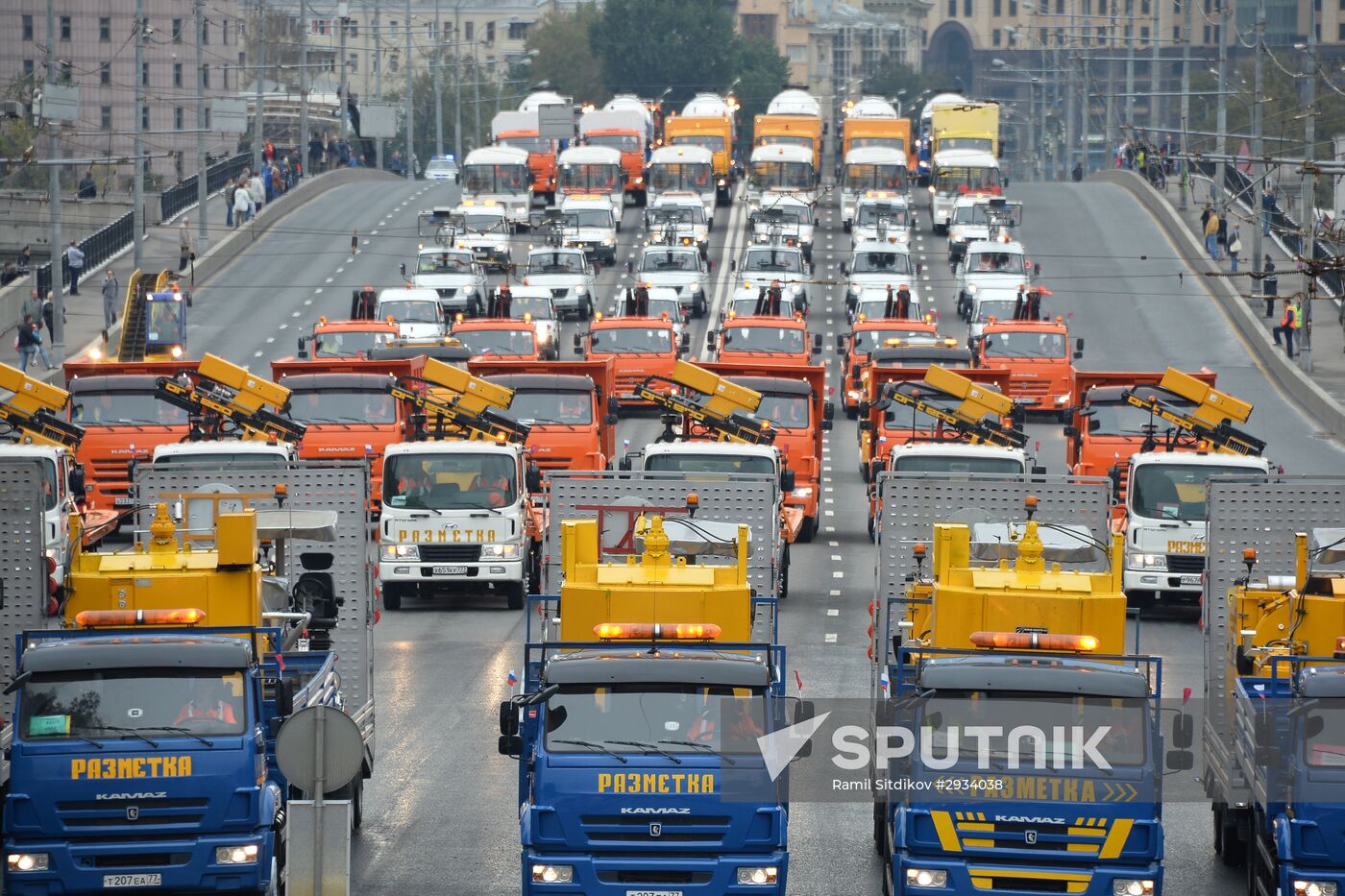 First Moscow paradew of municip vehicles