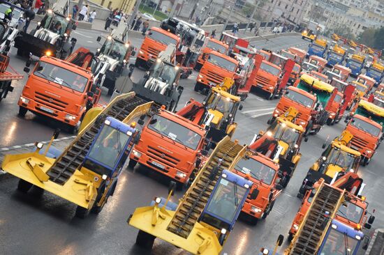 First Moscow paradew of municip vehicles