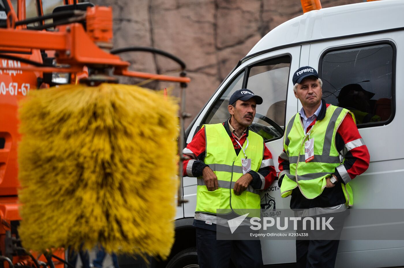 First Moscow paradew of municip vehicles