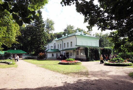 Yasnaya Polyana museum-estate