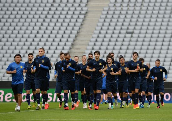 Football. Champions League, FC Rostov training