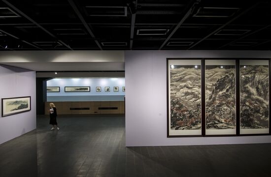 Chinese artist Cui Ruzhuo's exhibition opens in St. Petersburg
