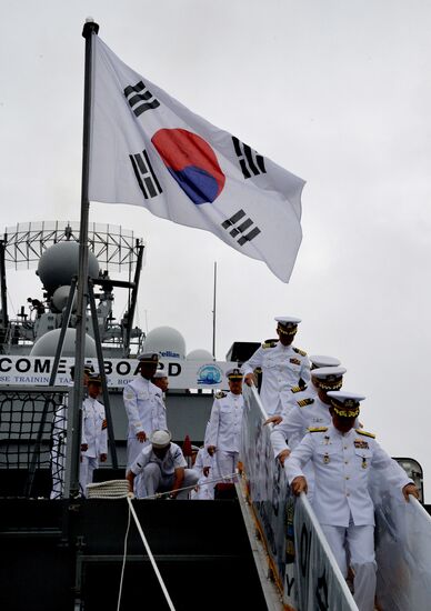 South Korean Navy ships visit Vladivostok