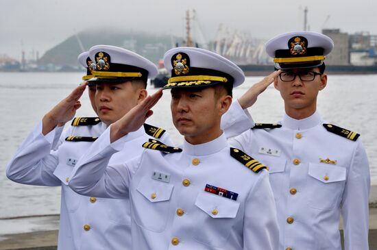South Korean Navy ships visit Vladivostok