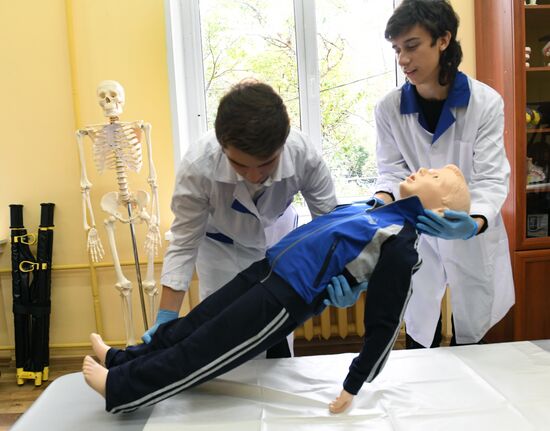 Medicine class at Moscow school