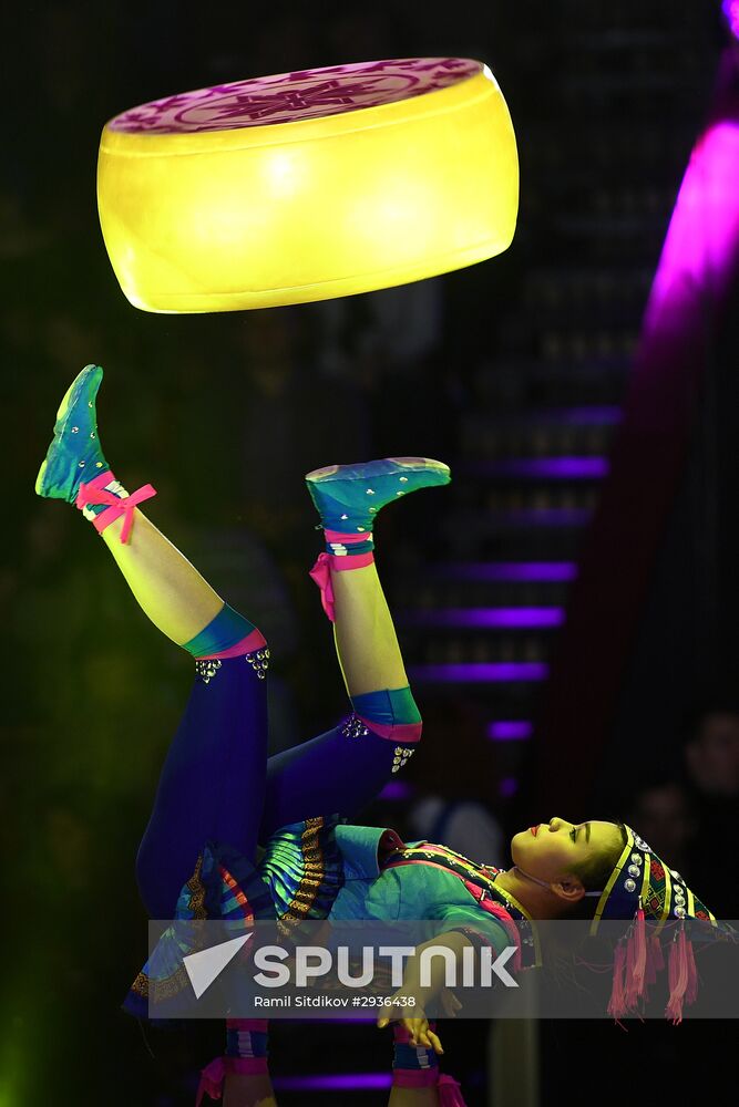 Idol circus festival winners stage show