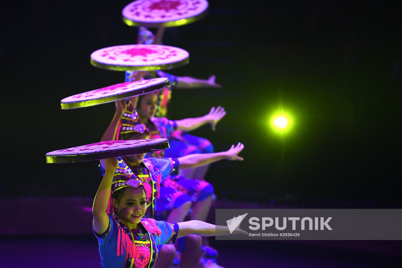 Idol circus festival winners stage show