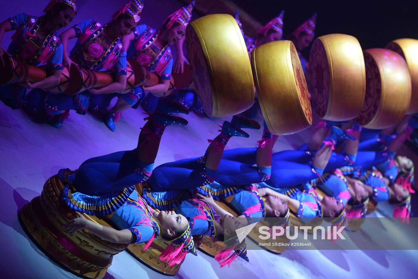 Idol circus festival winners stage show