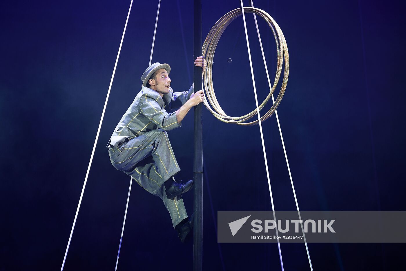 Idol circus festival winners stage show