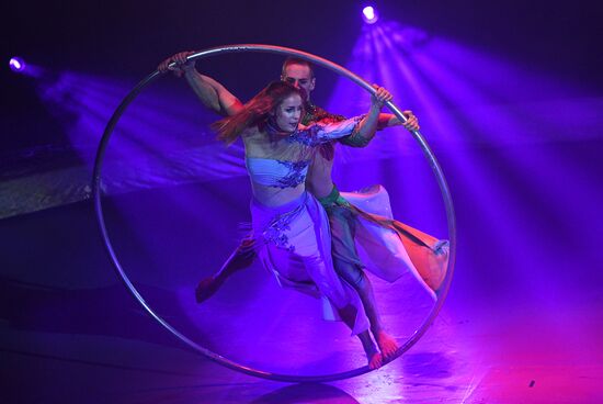 Idol circus festival winners stage show