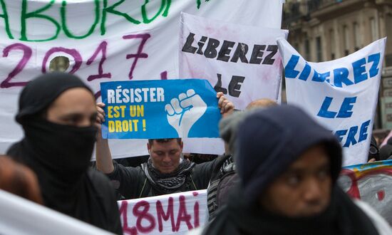 Anti-labor reform protesters march in Paris
