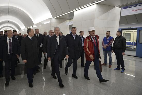 Three new metro stations open on line 10