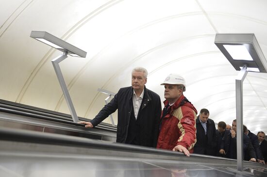 Three new metro stations open on line 10