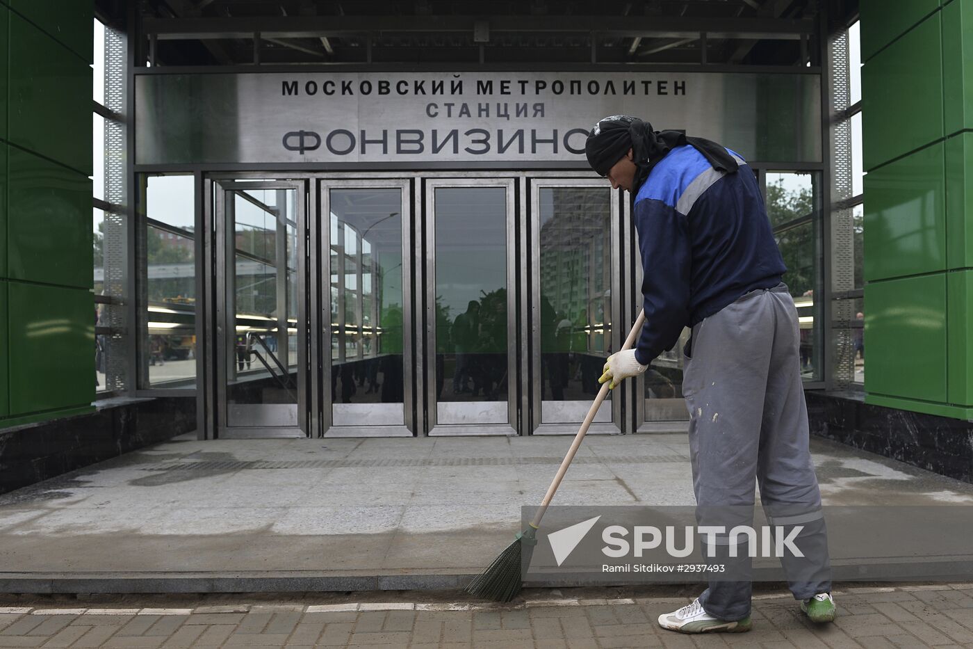 Three new metro stations open on line 10