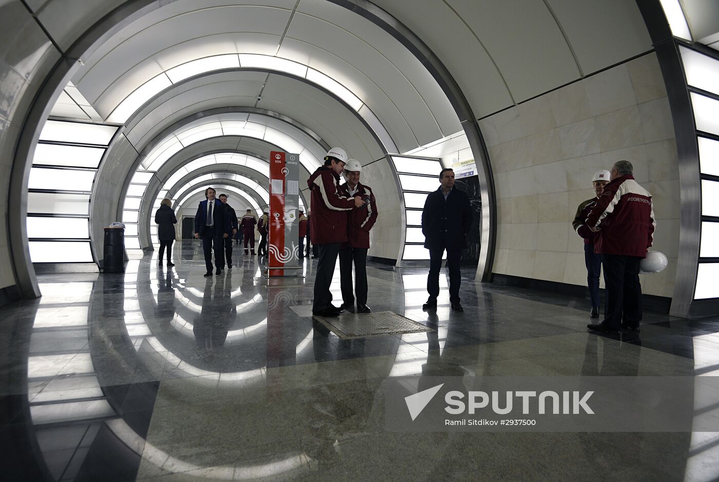 Three new metro stations open on line 10