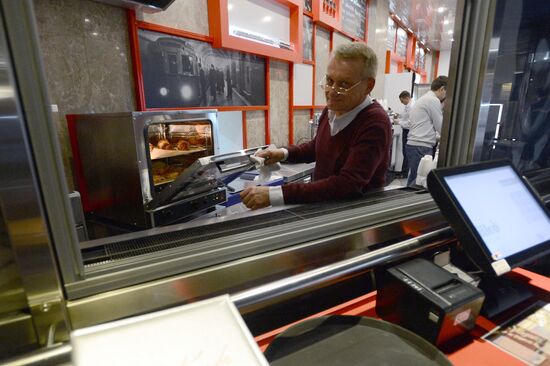 M Cafe, Moscow metro's first coffee shop now open