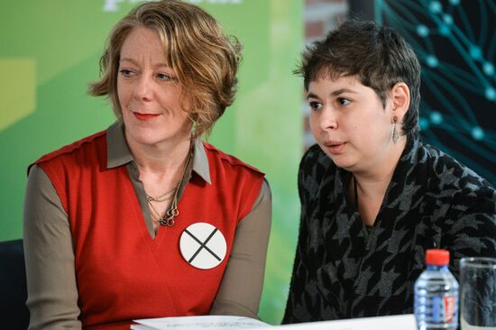 Theater of Nations opens new season