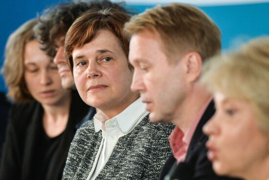 Theater of Nations opens new season