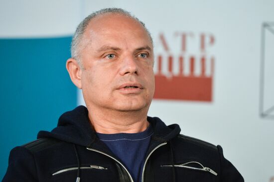 Theater of Nations opens new season