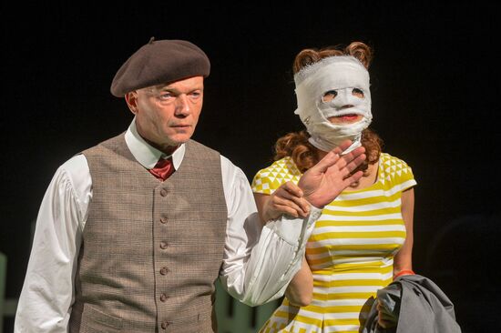 Theater of Nations opens new season