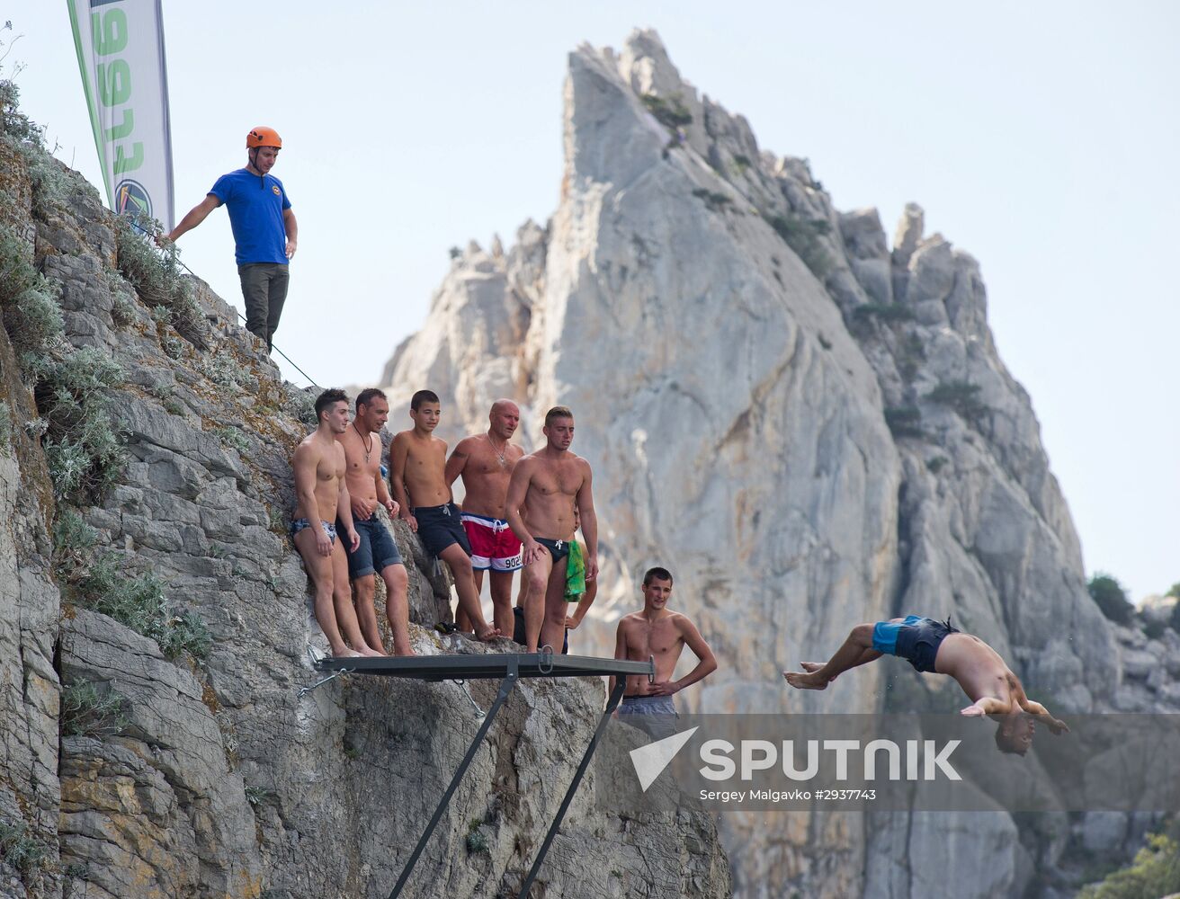 High diving training base opens in Yalta