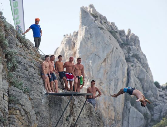 High diving training base opens in Yalta