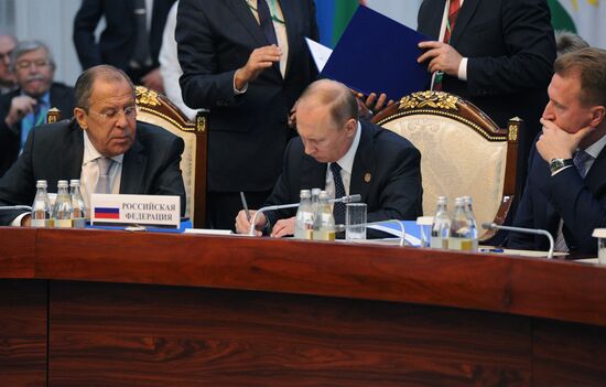 President Putin attends meeting of CIS Council of Heads of State