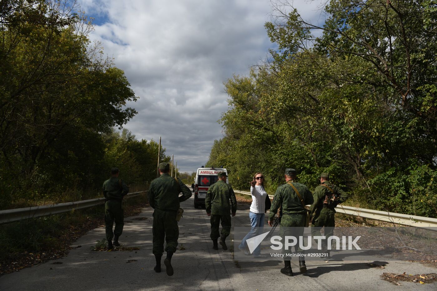 Donetsk People's Republic, Luhansk People's Republic and Ukraine exchange war prisoners in Luhansk Region