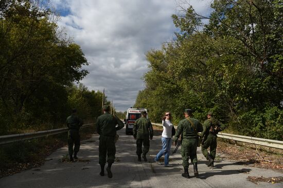 Donetsk People's Republic, Luhansk People's Republic and Ukraine exchange war prisoners in Luhansk Region