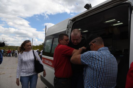 Donetsk People's Republic, Luhansk People's Republic and Ukraine exchange war prisoners in Luhansk Region