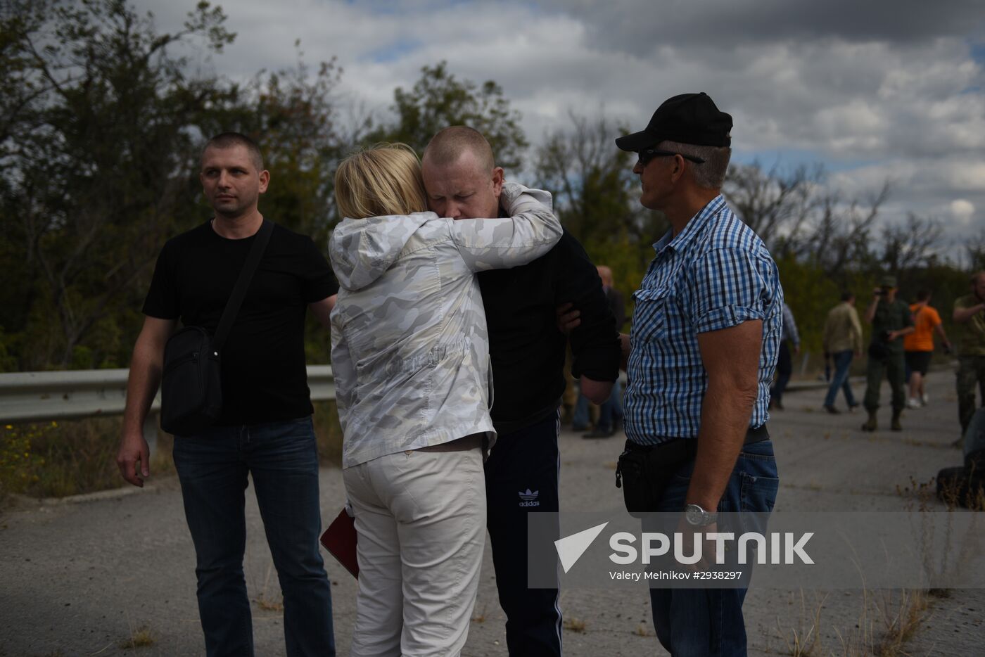 Donetsk People's Republic, Luhansk People's Republic and Ukraine exchange war prisoners in Luhansk Region