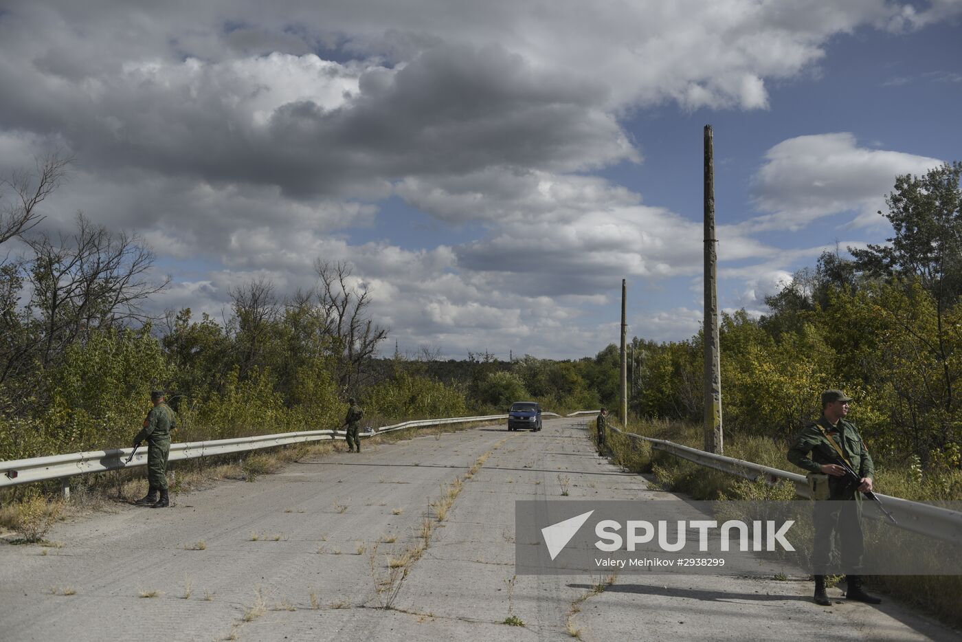 Donetsk People's Republic, Luhansk People's Republic and Ukraine exchange war prisoners in Luhansk Region