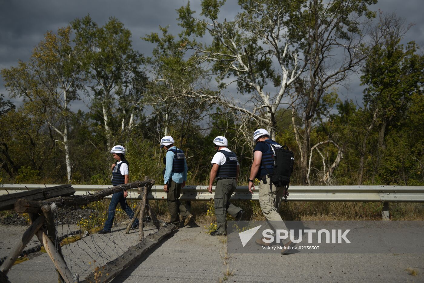 Donetsk People's Republic, Luhansk People's Republic and Ukraine exchange war prisoners in Luhansk Region
