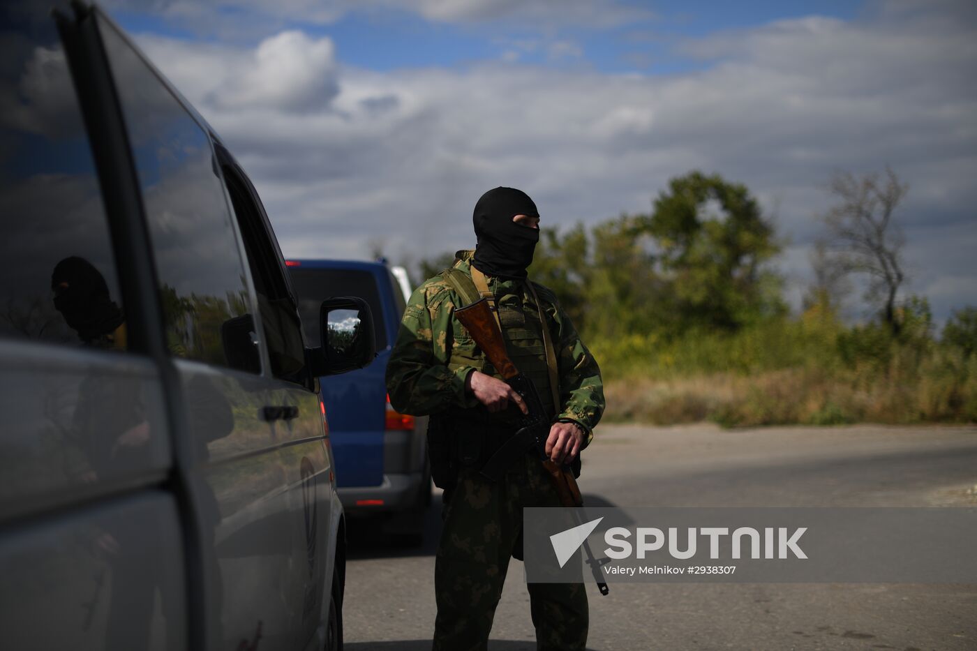 Donetsk People's Republic, Luhansk People's Republic and Ukraine exchange war prisoners in Luhansk Region