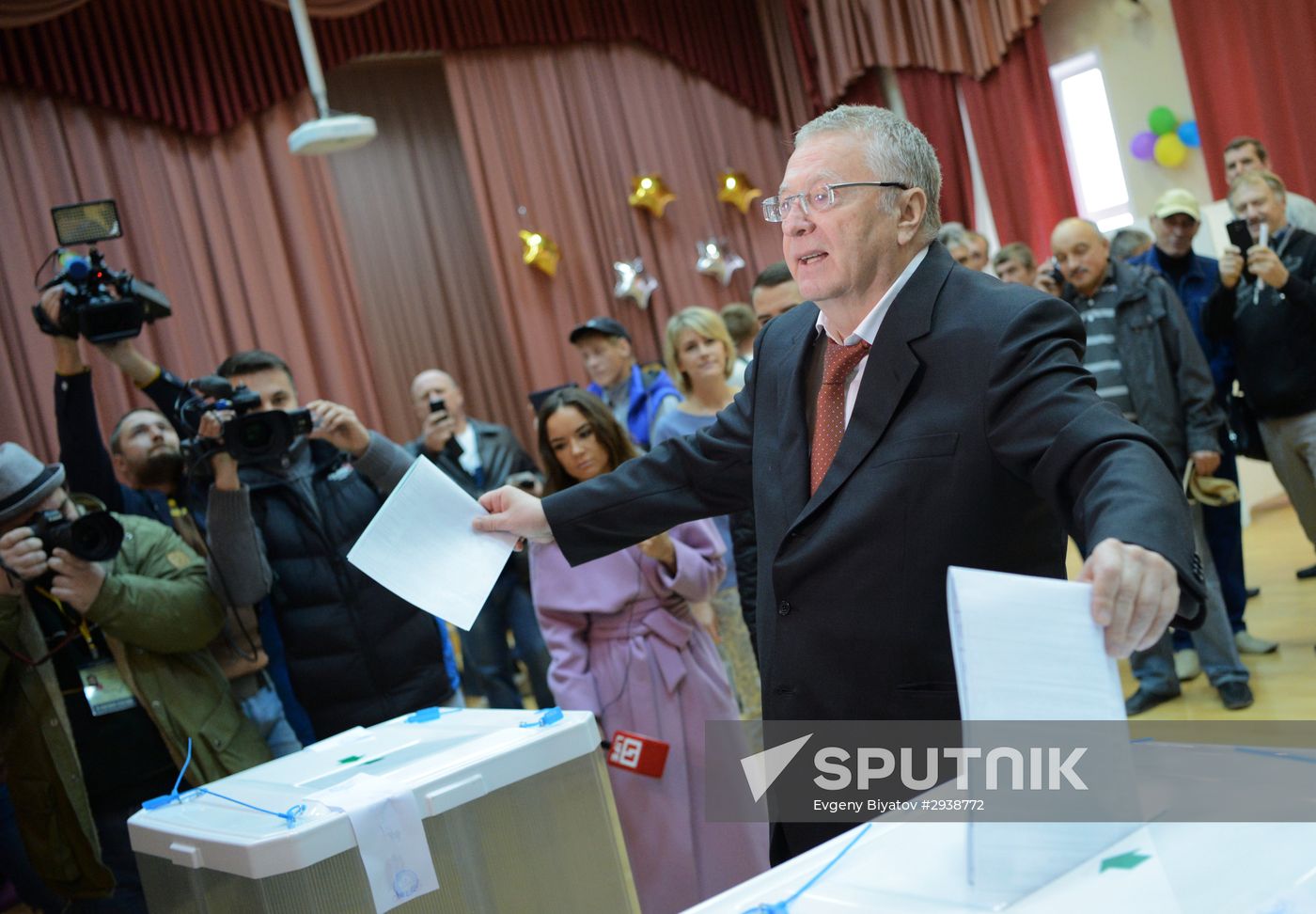 Public and political leaders vote on general election day