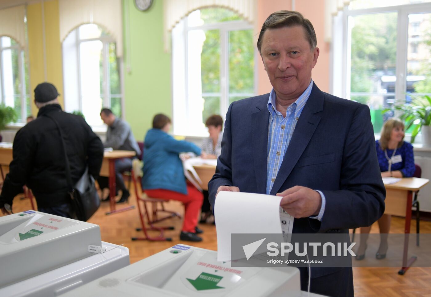 Public and political leaders vote on general election day
