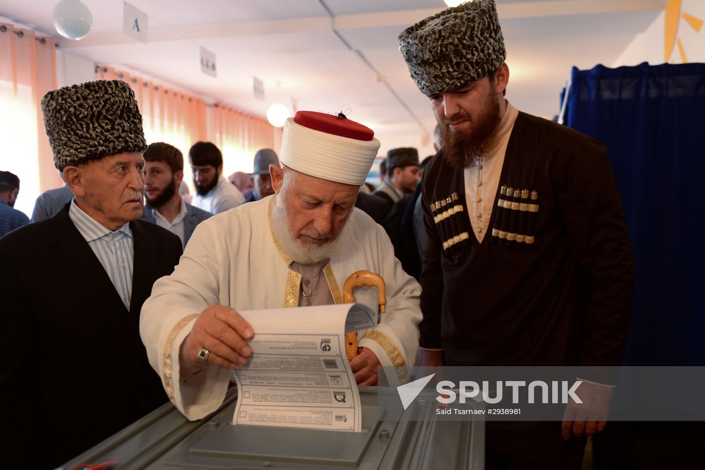 Public and political leaders vote on general election day