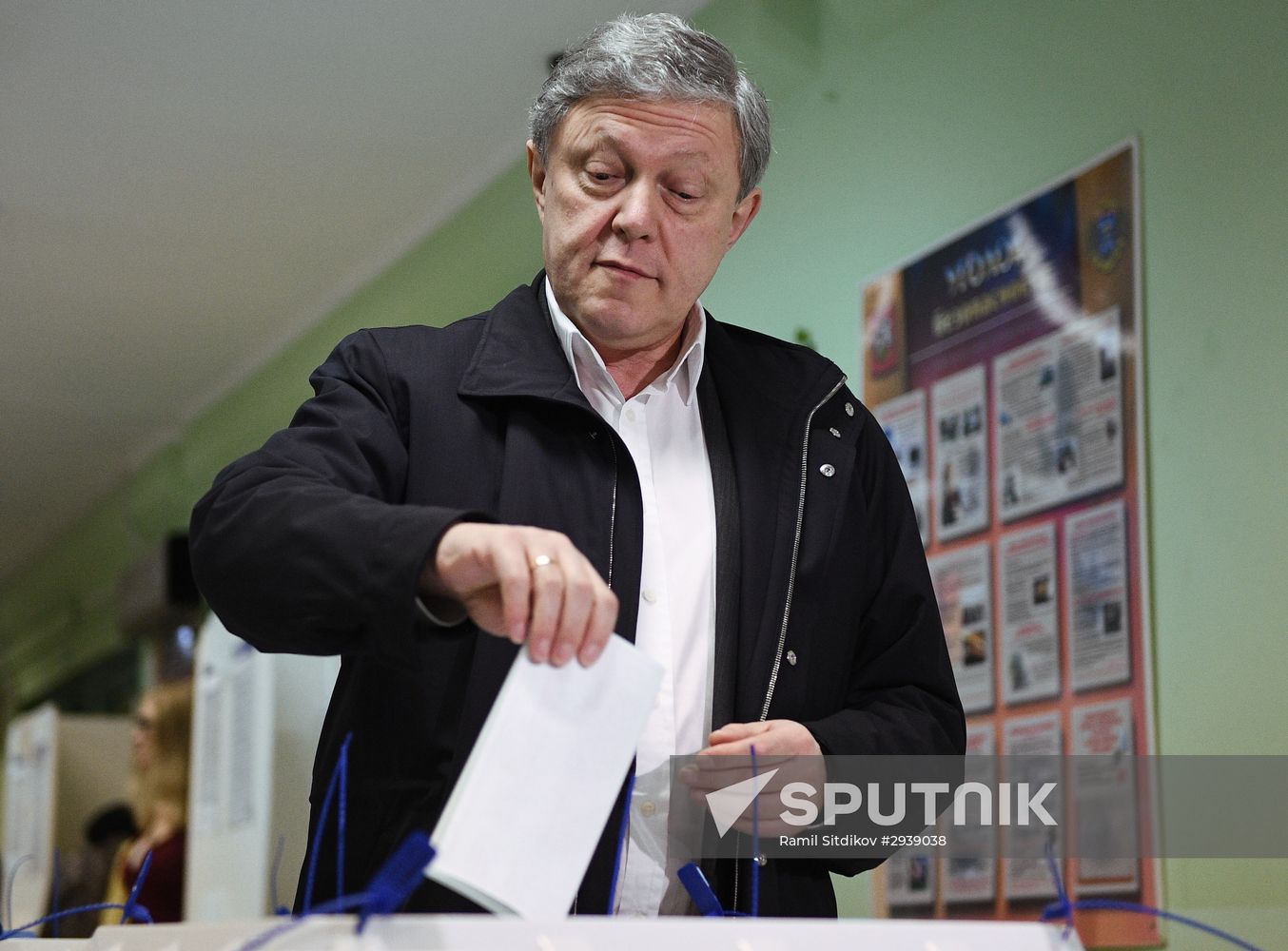 Public and political leaders vote on general election day
