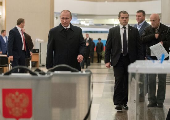 Vladimir Putin casts his vote on Unified Election Day