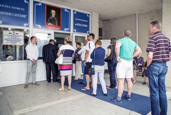 General election day abroad