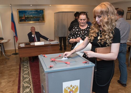 General election day abroad