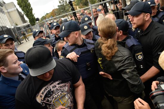 Nationalist rally outside Russian diplomatic missions in Ukraine