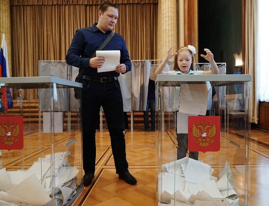 General election day abroad